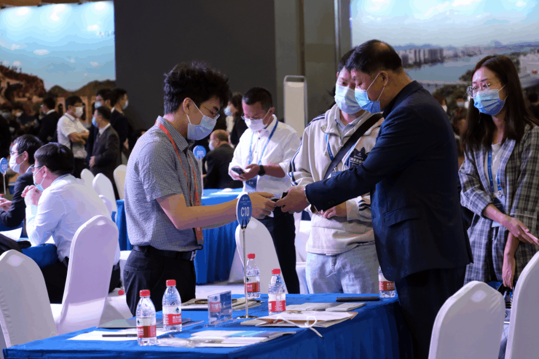 1632810425557597.gif 3.gif